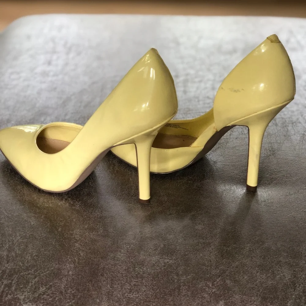 BCBG Yellow Heel - Picture 3 of 5